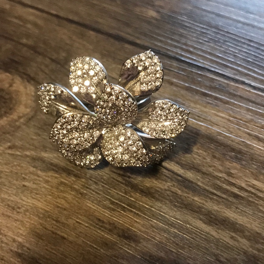 Rhinestone flower ring